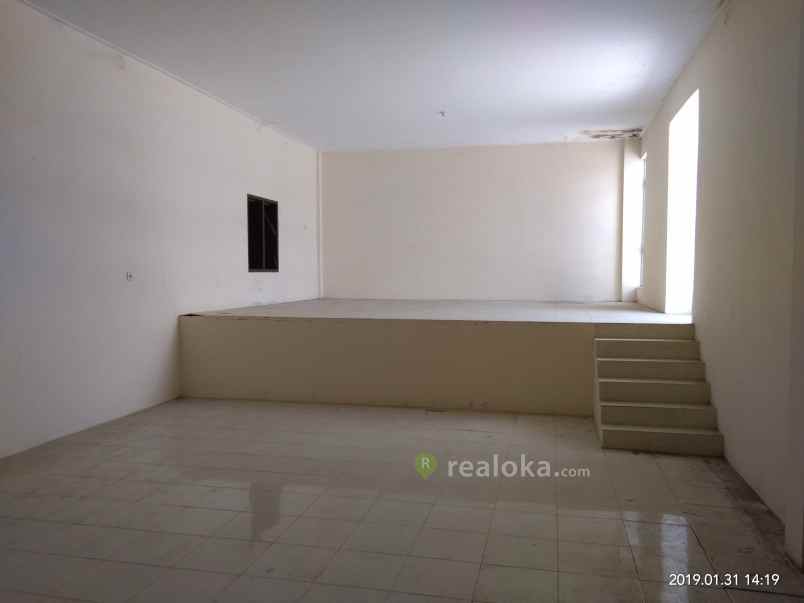 komersial jl garuda sakti no km 3