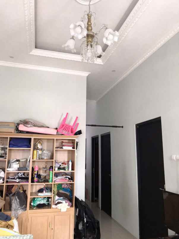 over kredit 125 jt rumah graha saba dekat pamulang