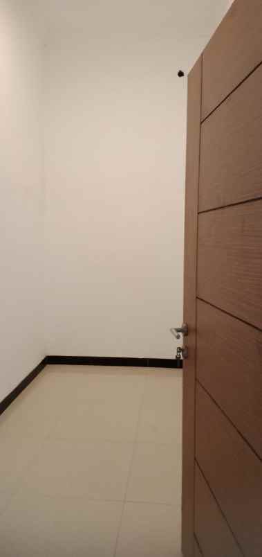 ready rumah siap huni di tenggilis mejoyo