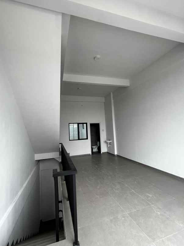 ruko grand eastern surabaya bangunan 3 lantai