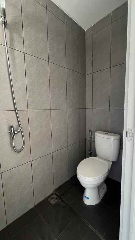 ruko jbd 4lt 5x15 75m jgc jakarta garden city cakung