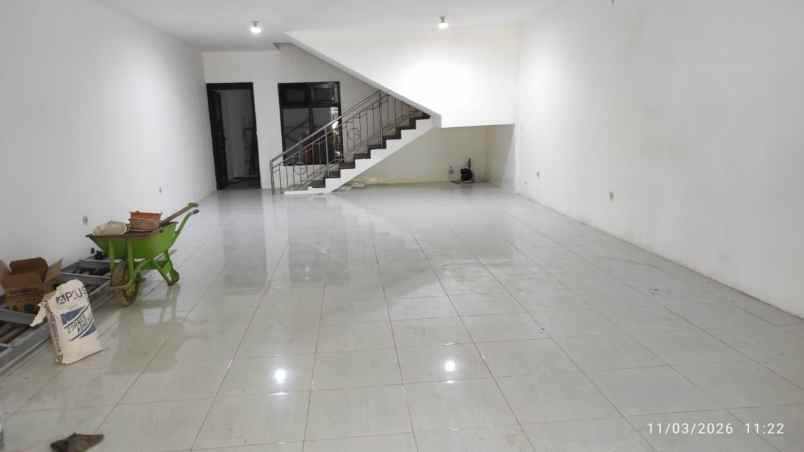 ruko timur sewa 150jt raya mulyosari