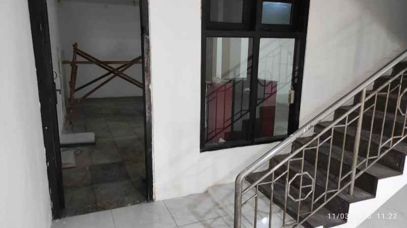 ruko timur sewa 150jt raya mulyosari