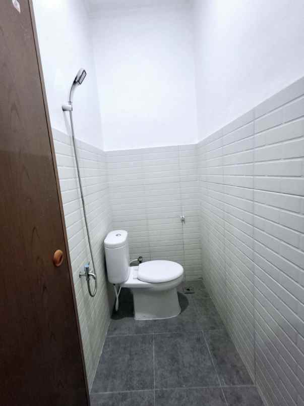 rumah 2 lantai cilengkrang kodya