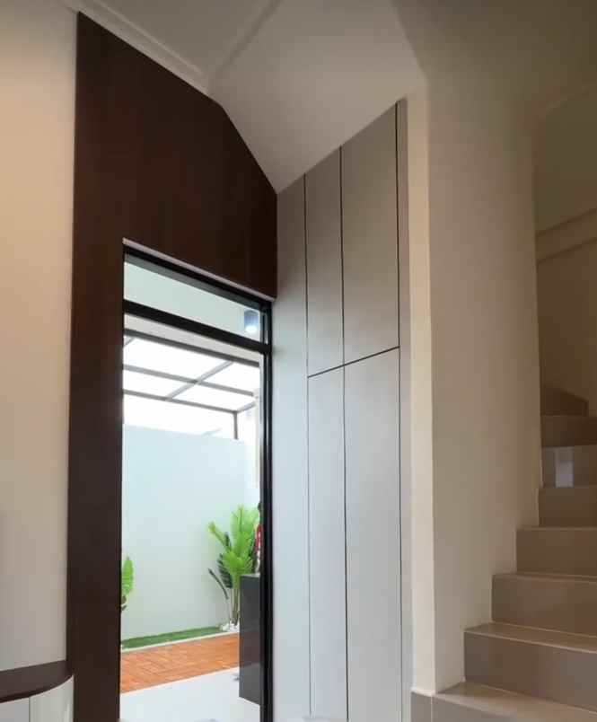 rumah 2 lantai ciwastra