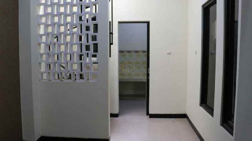 rumah 2 lantai dalam perumahan di kalasan sleman