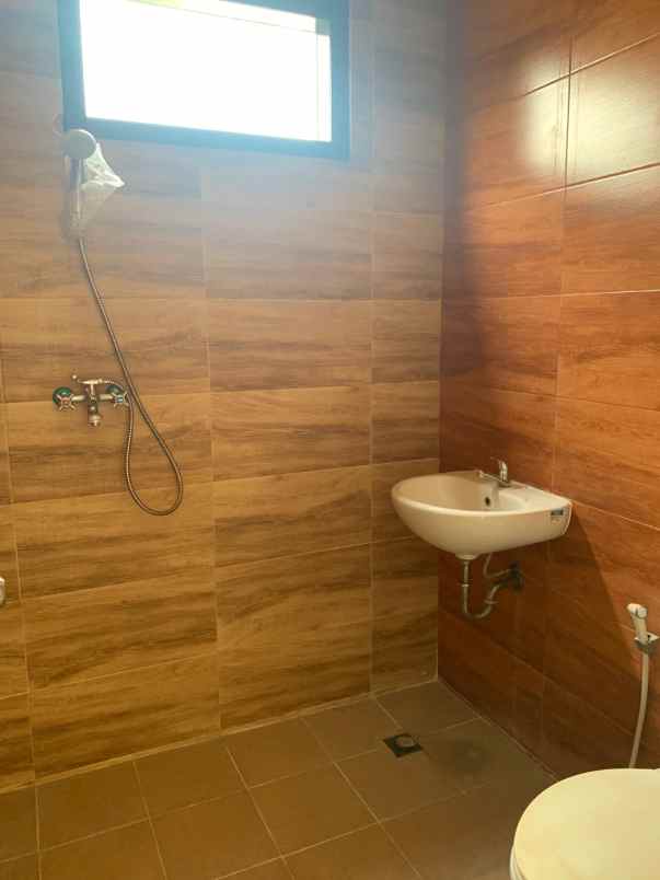 rumah 2 lantai dalam perumahan elit di mlati sleman