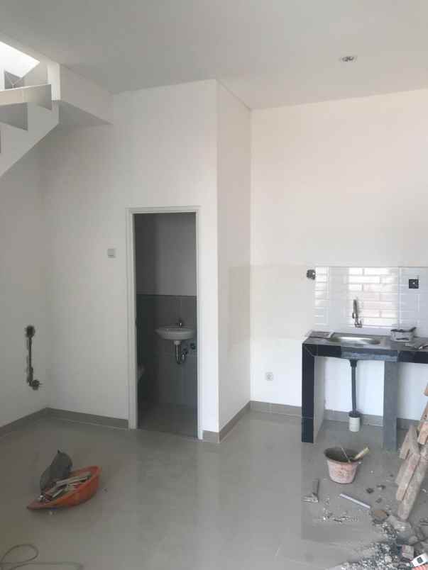 rumah 2 lantai di grogol limo depok