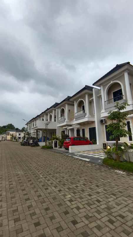 rumah 2 lantai lokasi dekat otsuka lawang