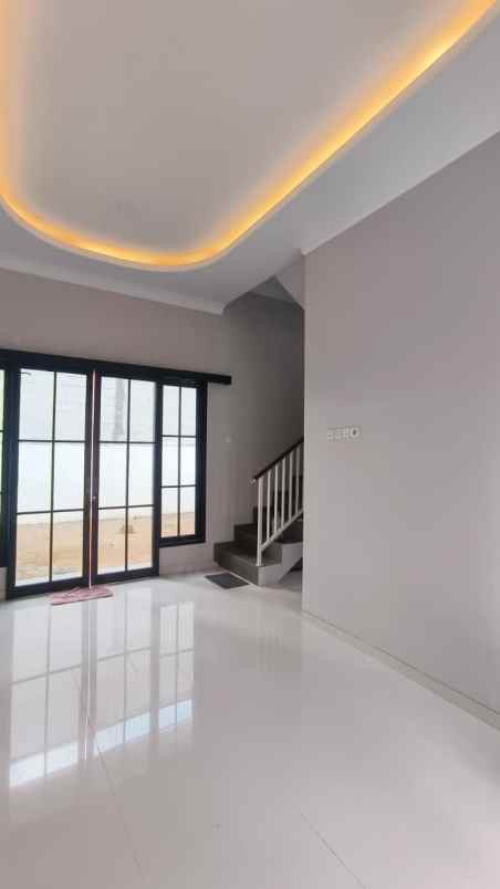 rumah 2 lantai lokasi dekat otsuka lawang