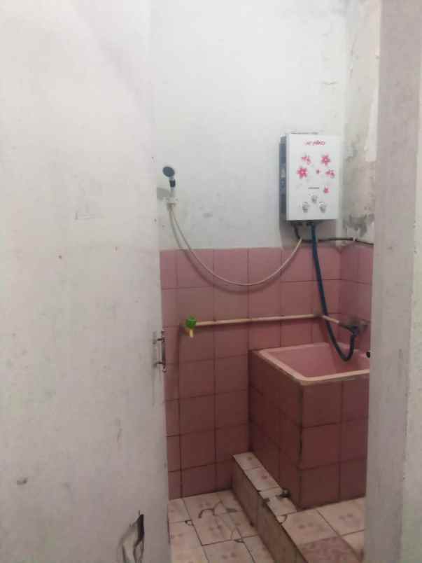 rumah 2 lantai lokasi lembang dekat sespim polri