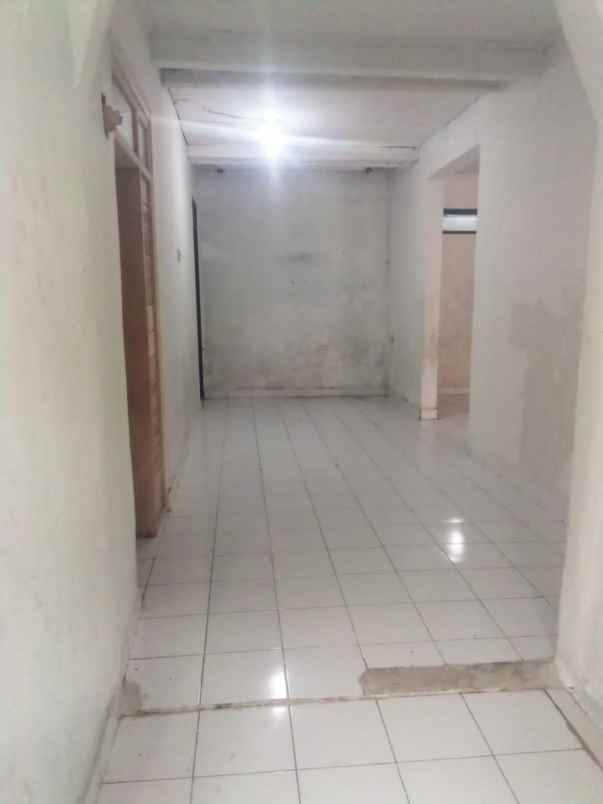 rumah 2 lantai lokasi lembang dekat sespim polri