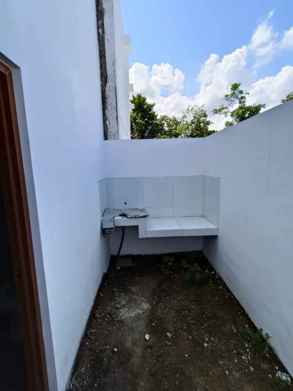 rumah 2 lantai modern minimalis samping tol malang