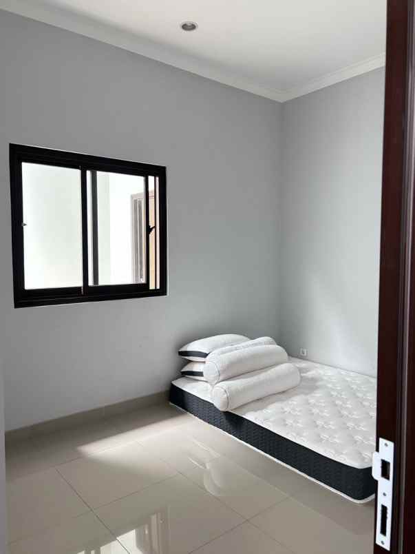 rumah 2 lantai shm cluster terbaik di antapani bandung