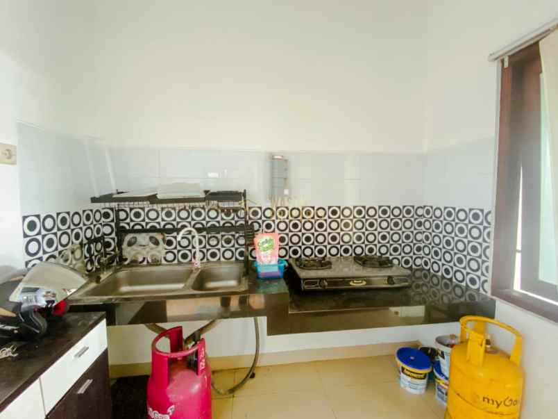 rumah 2 lantai strategis dekat upn dan atma jaya