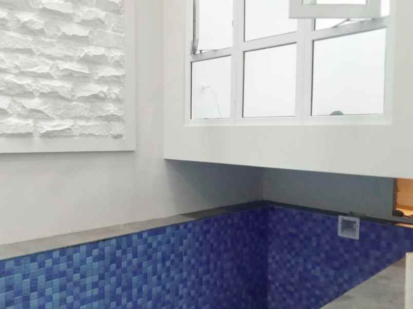 rumah 3lt hdp selatan pool balkon rooftop di jagakarsa