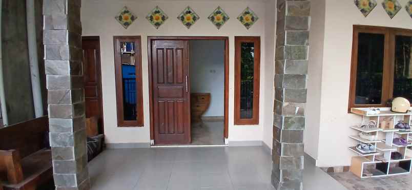 rumah bagus 2 lantai harga murah di purwomartani