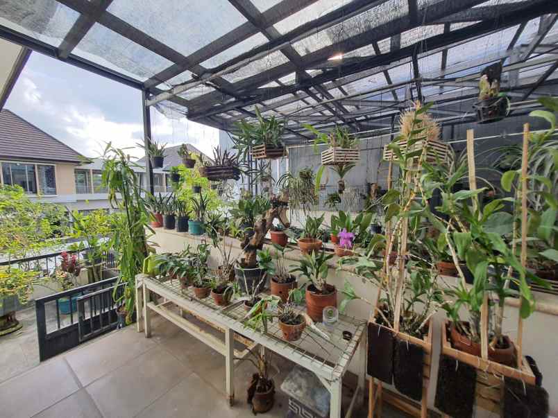 rumah bagus elegan hgb di graha natura surabaya
