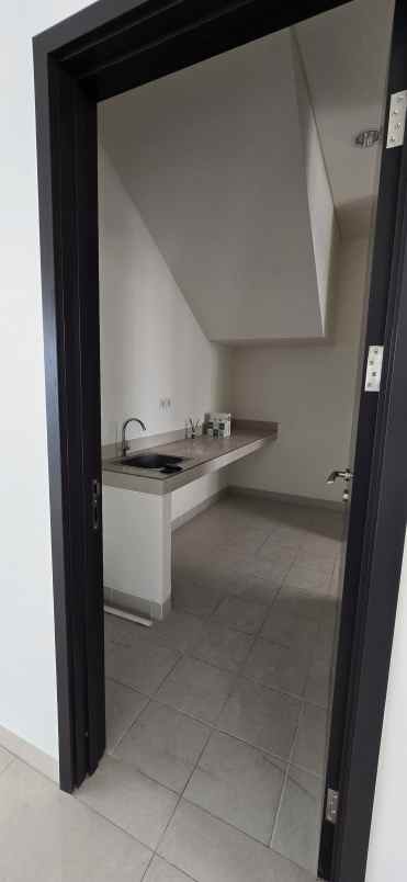 rumah bagus siap huni cluster wisteria jakarta timur