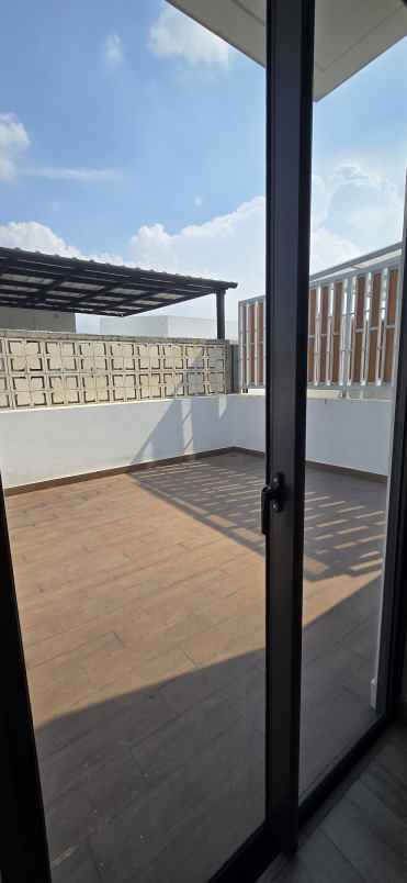 rumah bagus siap huni cluster wisteria jakarta timur