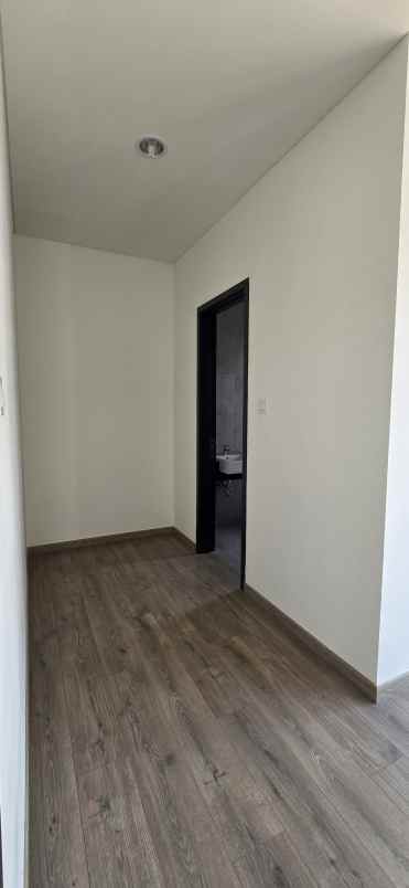 rumah bagus siap huni cluster wisteria jakarta timur