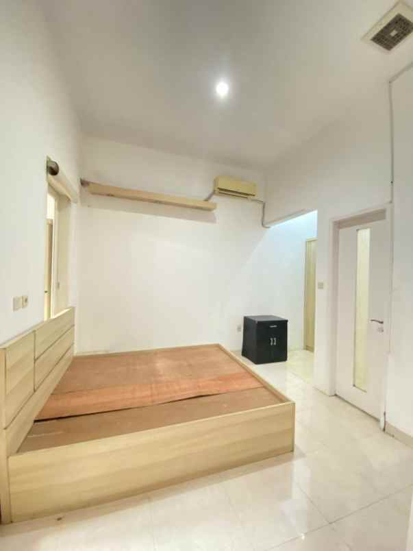 rumah bagus siap huni lokasi strategis
