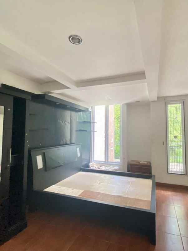 rumah bagus siap huni lokasi strategis