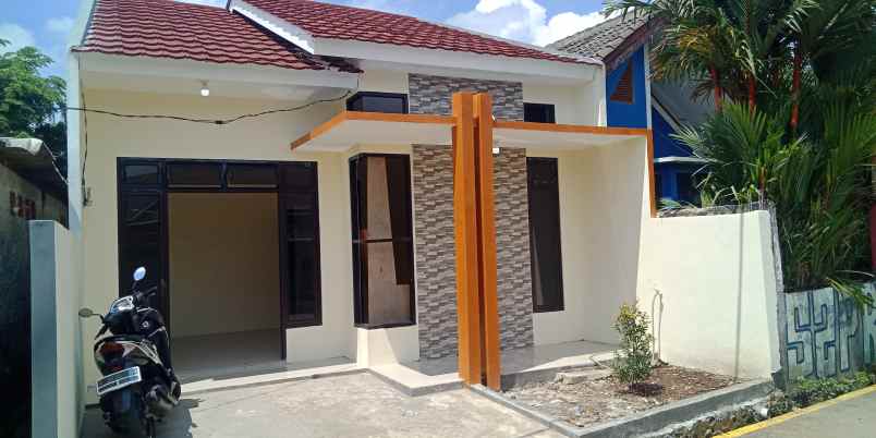 rumah baru siap huni dekat alun alun depok