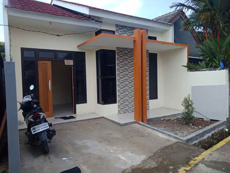 rumah baru siap huni dekat alun alun depok