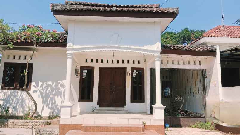 rumah besar 6 kt under 1 m banyumanik semarang