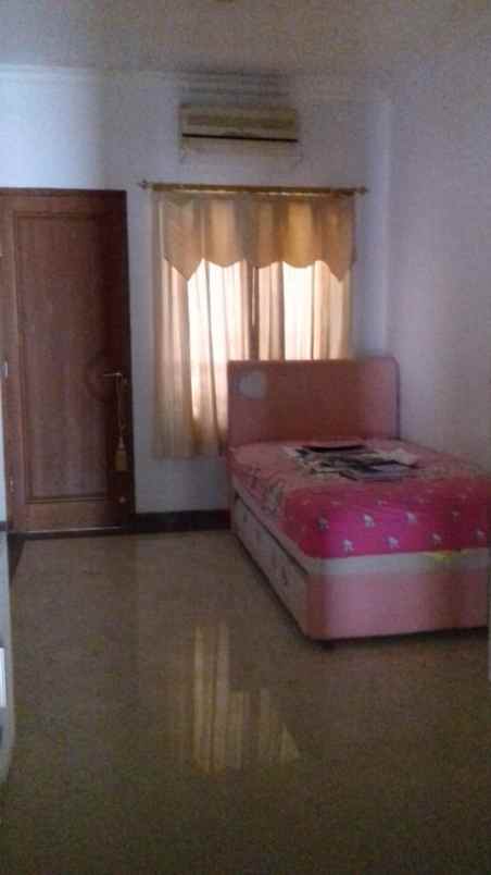 rumah bukit gading mediterania