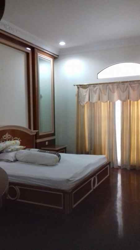 rumah bukit gading mediterania