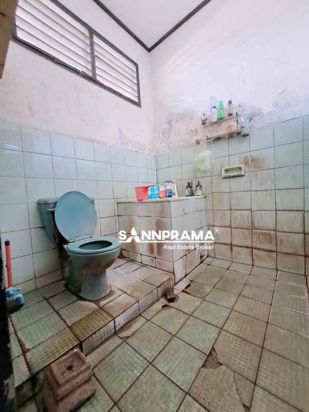 rumah dan tempat usaha di beji depok