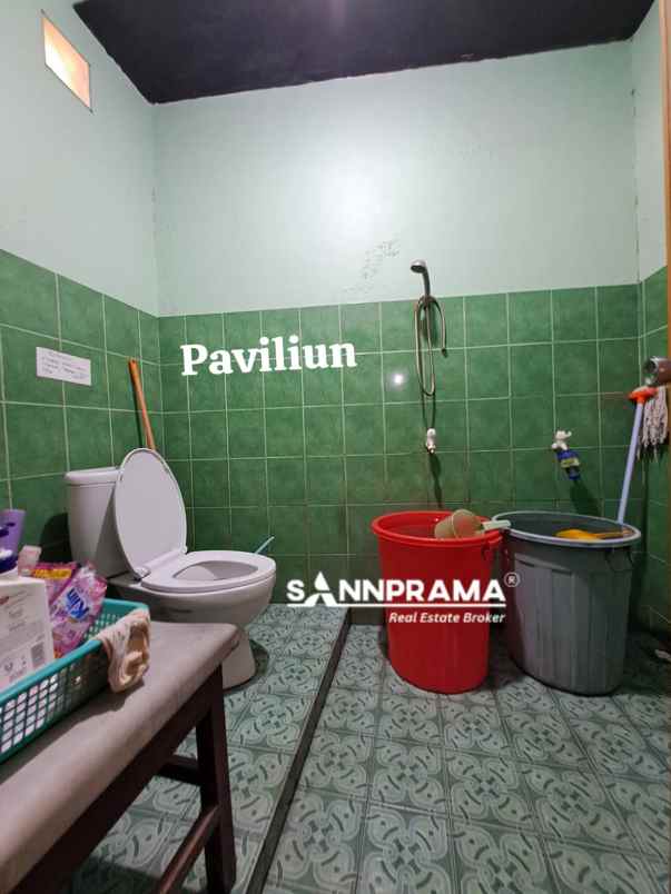 rumah dan tempat usaha di beji depok