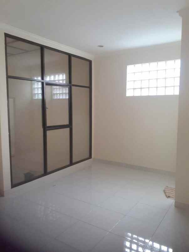 rumah dekat akses toll di kemang pratama 2 bekasi