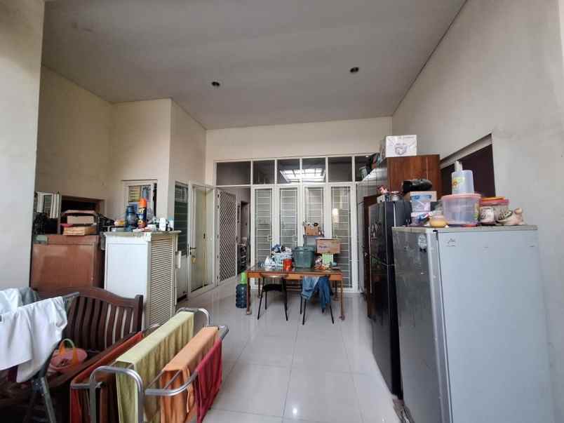 rumah di manyar tirtomoyo sby timur