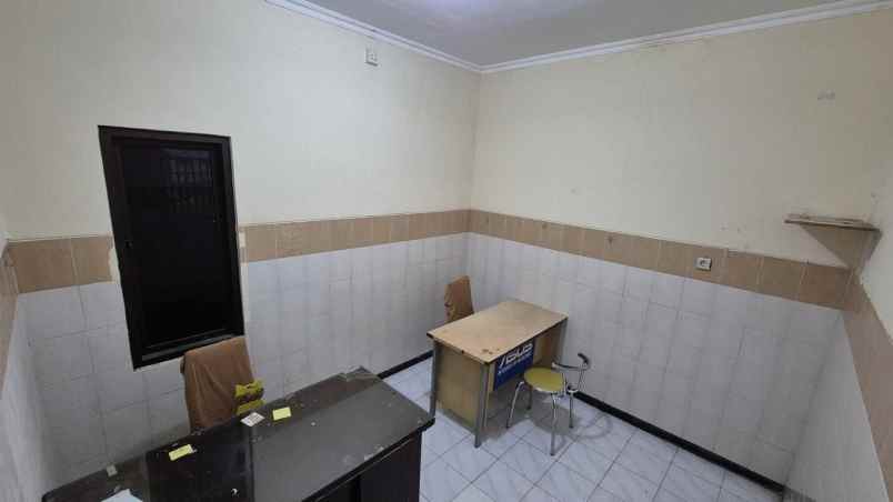 rumah di mulyosari prima row jalan depan 3 mobil lebih