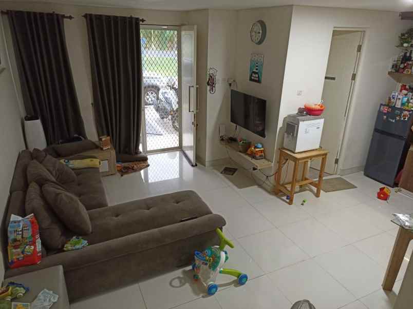 rumah dijual grand pakuwon adelaide surabaya barat