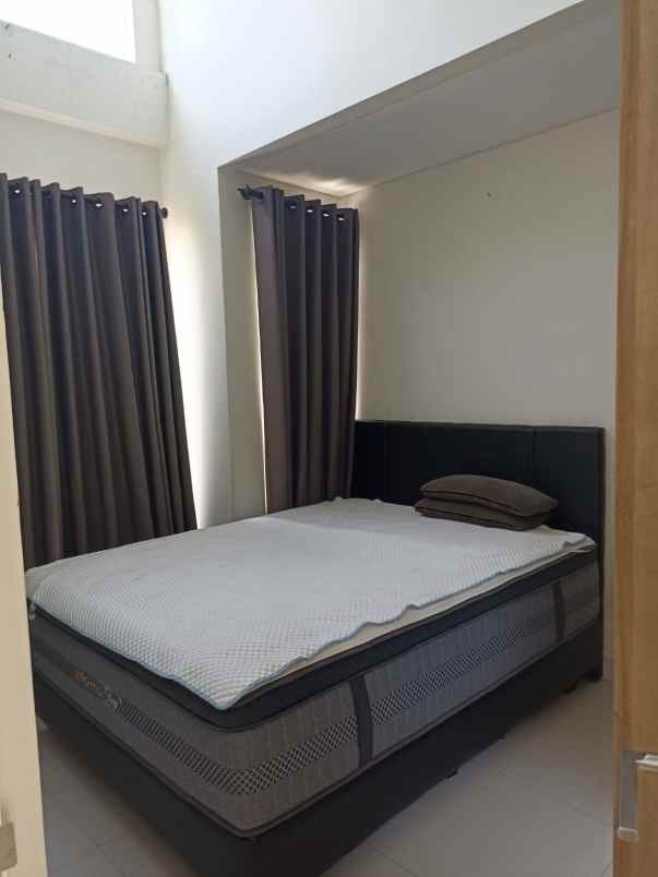 rumah dijual grand pakuwon adelaide surabaya barat