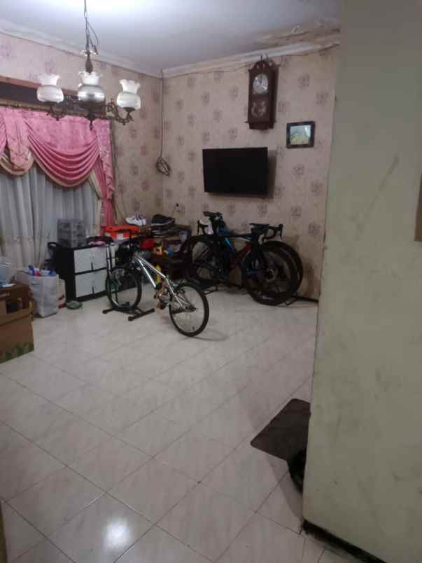 rumah dijual siap huni dekat slipi plaza jakarta barat