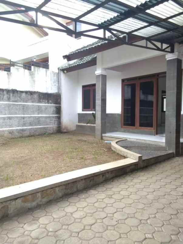 Rumah Besar Pondok Hijau Gegerkalong Dekat Ciwaruga Setiabudi Bandung