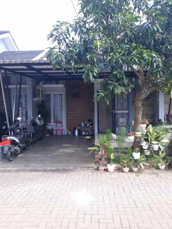 rumah graha aquila blok a1