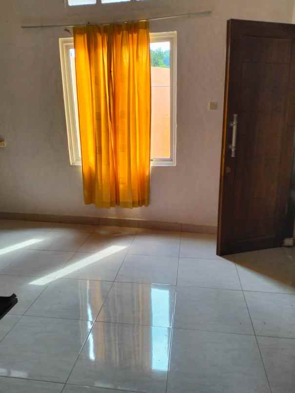 rumah hook asri di perum pamoyanan hijau kota bogor