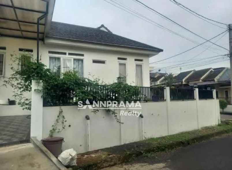 rumah hook di perumahan bella casa depok imelin