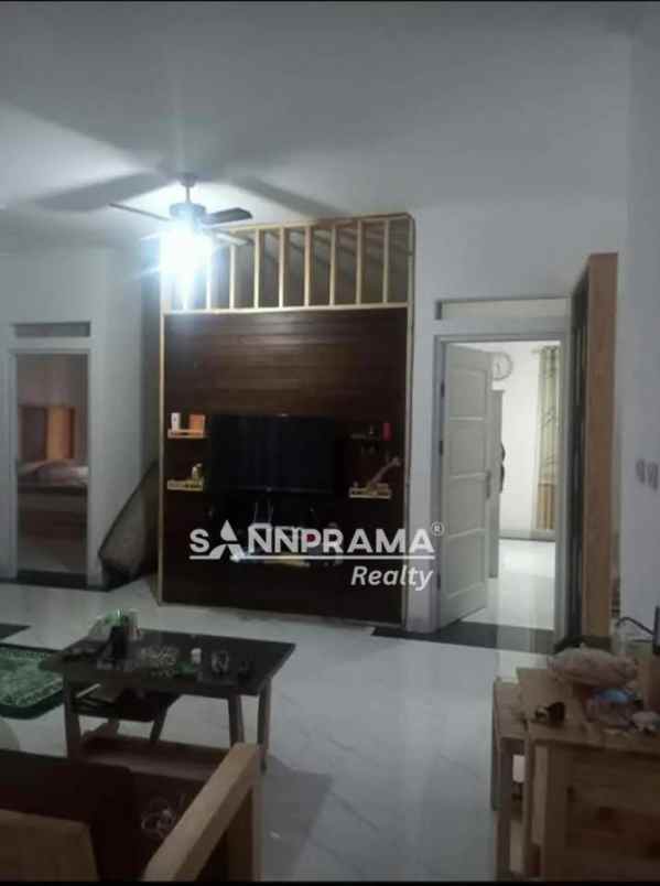 rumah hook di perumahan bella casa depok imelin