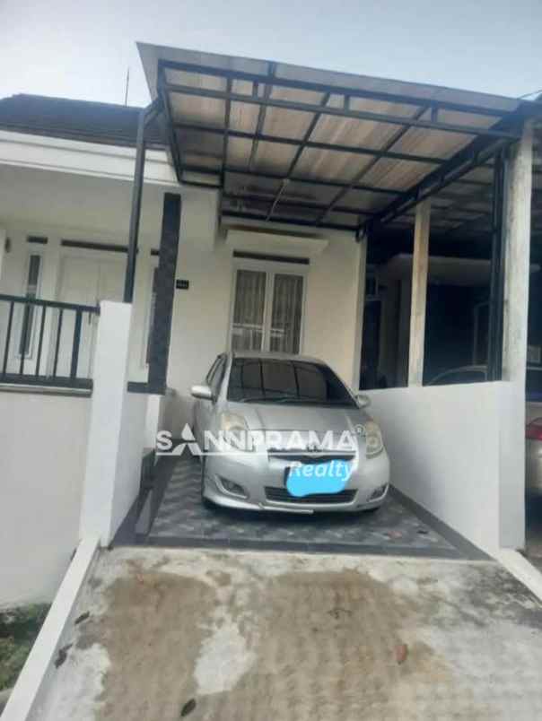 rumah hook di perumahan bella casa depok imelin