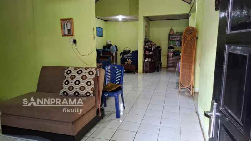 rumah hook luas di komplek pekayon bekasi ash