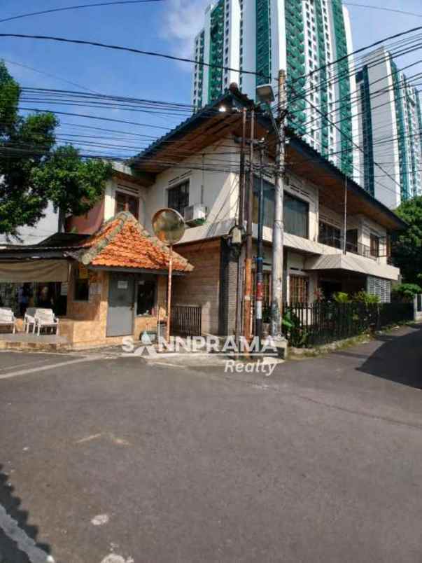 rumah hook paseban salemba jakpus imelin