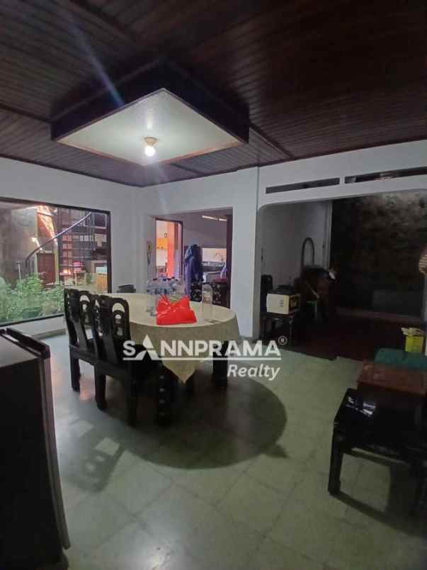 rumah hook paseban salemba jakpus imelin