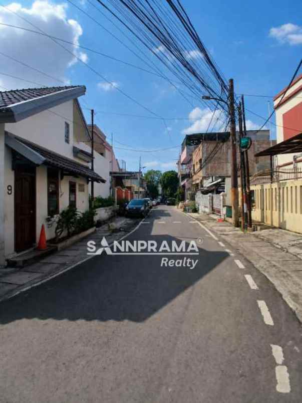 rumah hook paseban salemba jakpus imelin